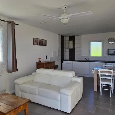 Holiday home Folle Blanche En Armagnac Lauraet